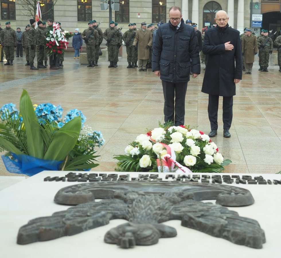  Uroczystości odsłonięcia Pomnika Nieznanego Żołnierza w Lublinie (zdjęcie 6) - Autor: Maciej Kaczanowski