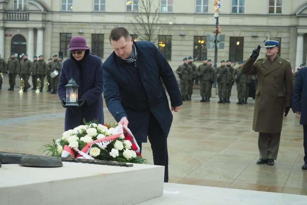  Uroczystości odsłonięcia Pomnika Nieznanego Żołnierza w Lublinie (zdjęcie 7) - Autor: Maciej Kaczanowski