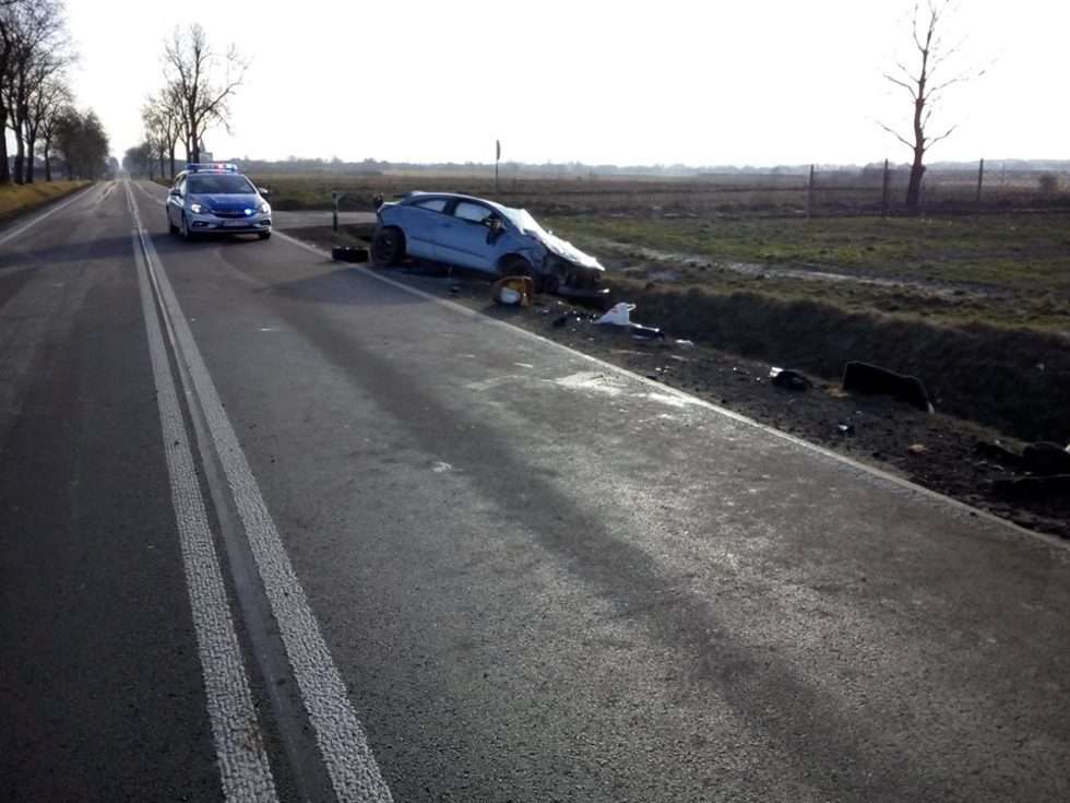  Wypadek w Dzwoli na drodze krajowej nr 74  - Autor: AUTO Łysiak Pomoc drogowa Janów Lubelski