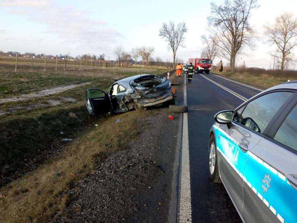  Wypadek w Dzwoli na drodze krajowej nr 74 (zdjęcie 3) - Autor: AUTO Łysiak Pomoc drogowa Janów Lubelski