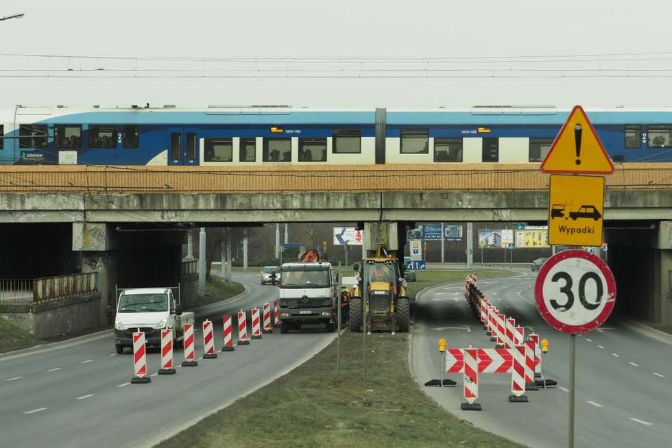  Rozbiórka wiaduktu nad ul. Diamentową w Lublinie (zdjęcie 1) - Autor: Maciej Kaczanowski