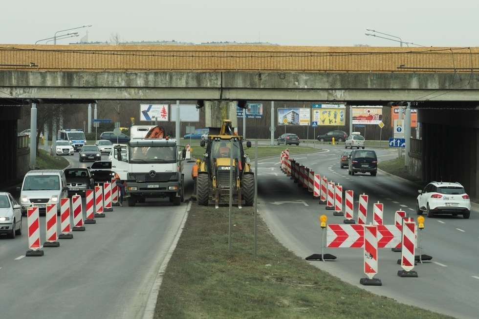  Rozbiórka wiaduktu nad ul. Diamentową w Lublinie (zdjęcie 3) - Autor: Maciej Kaczanowski