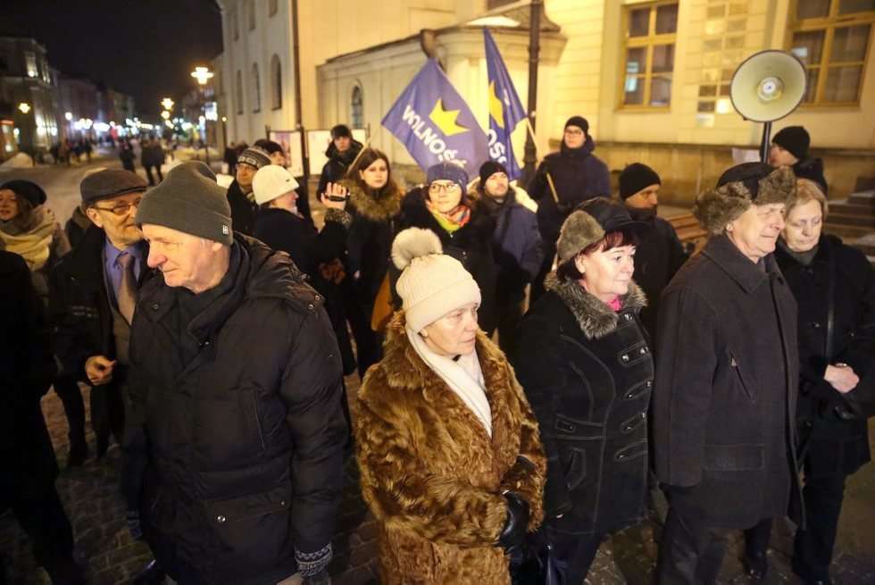 Manifestacja przeciwników liberalizacji prawa antyaborcyjnego (zdjęcie 14) - Autor: Wojciech Nieśpiałowski