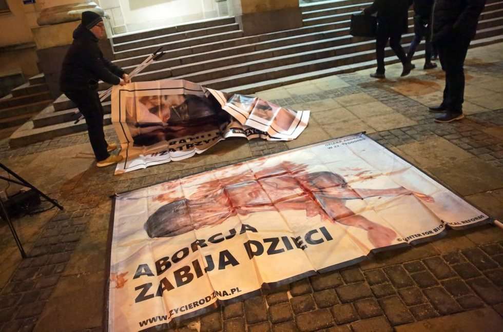  Manifestacja przeciwników liberalizacji prawa antyaborcyjnego (zdjęcie 13) - Autor: Wojciech Nieśpiałowski
