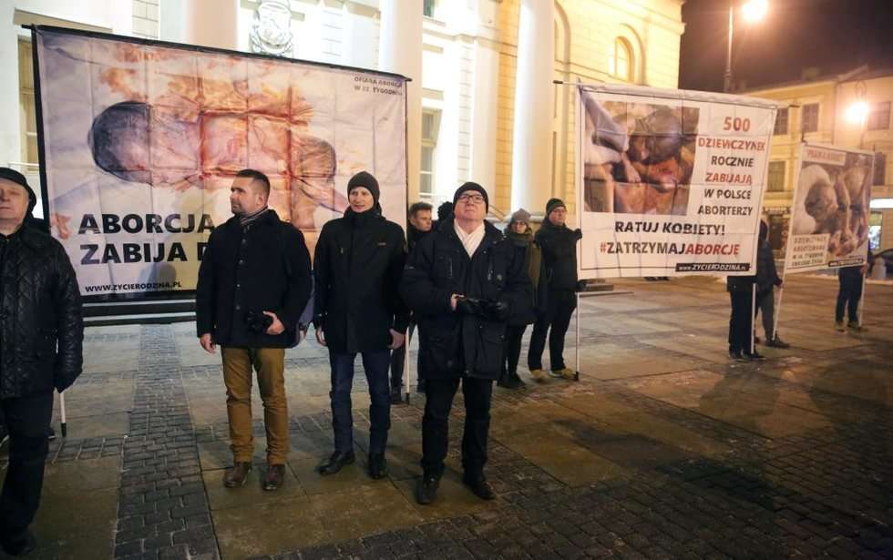  Manifestacja przeciwników liberalizacji prawa antyaborcyjnego (zdjęcie 5) - Autor: Wojciech Nieśpiałowski