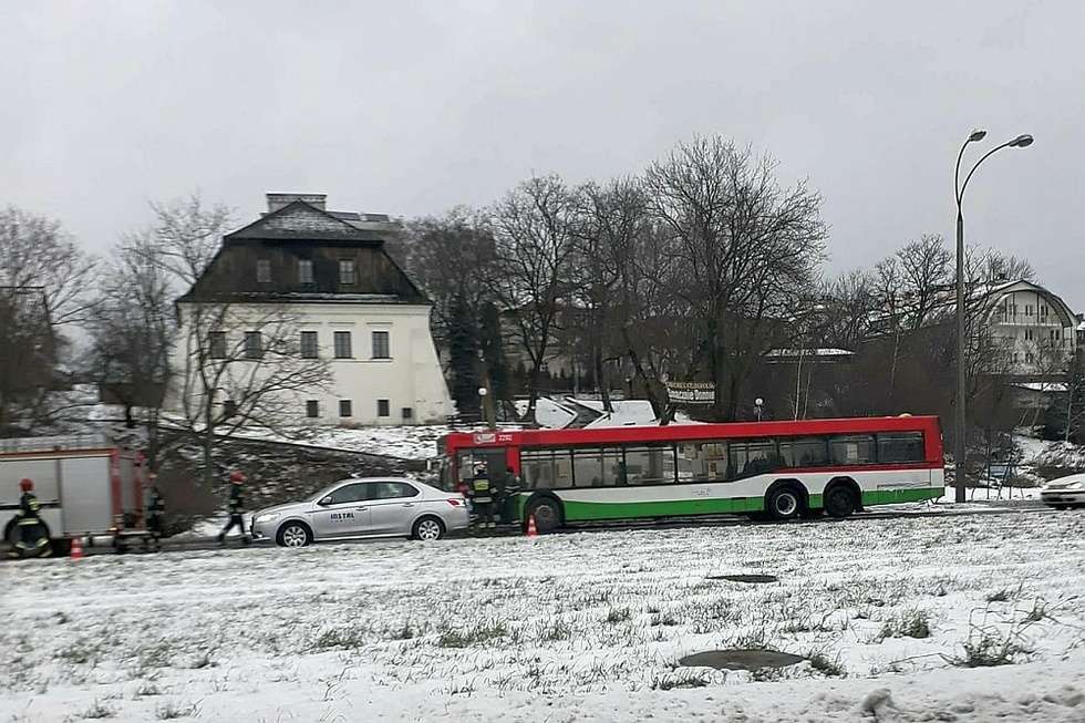  Pożar autobusu na al. Solidarności w Lublinie (zdjęcie 4) - Autor: Czytelnik Sławek