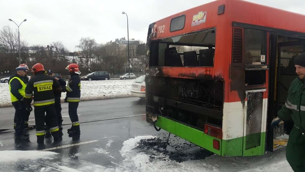  Pożar autobusu na al. Solidarności w Lublinie (zdjęcie 2) - Autor: Wojciech Nieśpiałowski