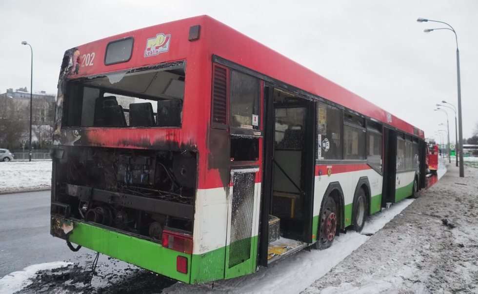  Pożar autobusu na al. Solidarności w Lublinie (zdjęcie 13) - Autor: Wojciech Nieśpiałowski