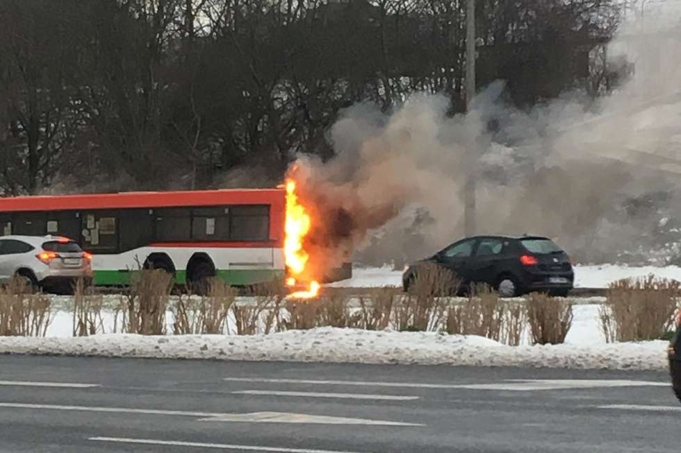  Pożar autobusu na al. Solidarności w Lublinie (zdjęcie 5) - Autor: Marta / Alarm24
