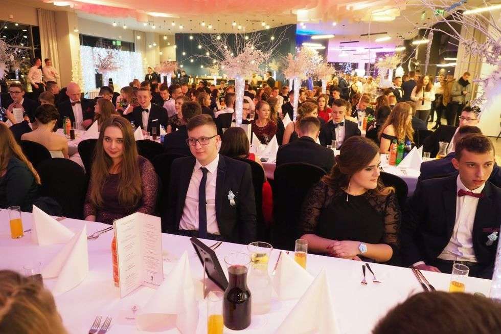  Studniówka 2018: Bal maturzystów PSBiG w hotelu In Between (zdjęcie 127) - Autor: Maciej Kaczanowski