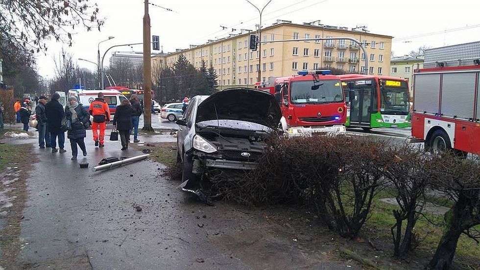  Wypadek na skrzyżowaniu Al. Racławickich i ul. Poniatowskiego  - Autor: Tomasz Piekut-Jóźwicki