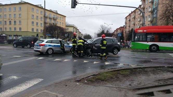 Wypadek na skrzyżowaniu Al. Racławickich i ul. Poniatowskiego