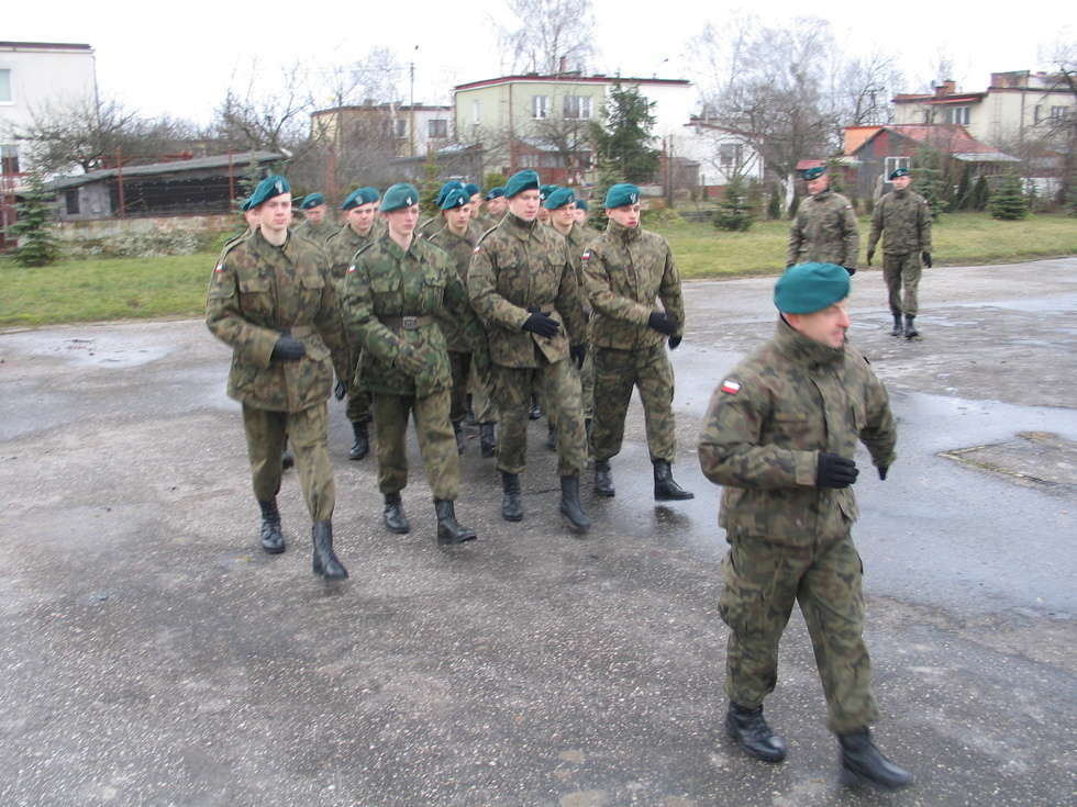  Chełm: Wojskowy obóz w szkole (zdjęcie 5) - Autor: Jacek Barczyński