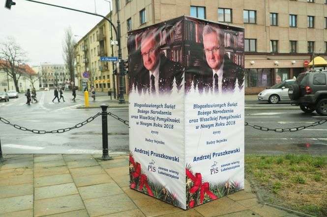Polityczne życzenia na billboardach - Autor: Maciej Kaczanowski