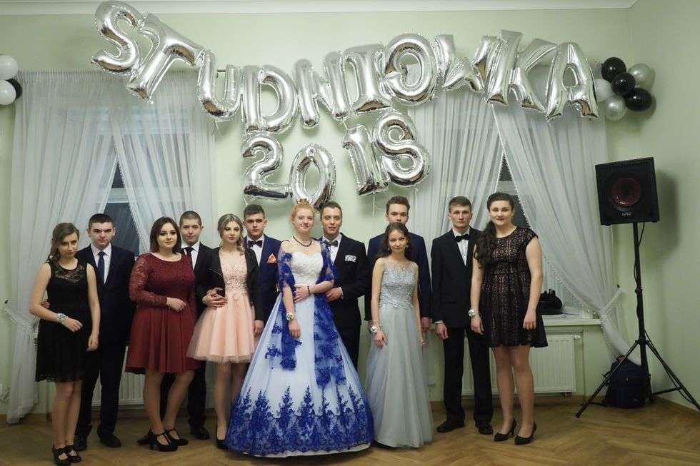  Studniówka 2018: Bal maturzystów VII LO w Lawendowym Dworku (zdjęcie 1) - Autor: Maciej Kaczanowski