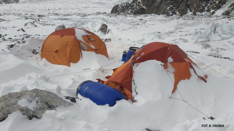  Wyprawa na K2. Ruszyli wyżej (zdjęcie 1) - Autor: R. Fronia/Polski Himalaizm Zimowy 2016-2020 im. Artura Hajzera
