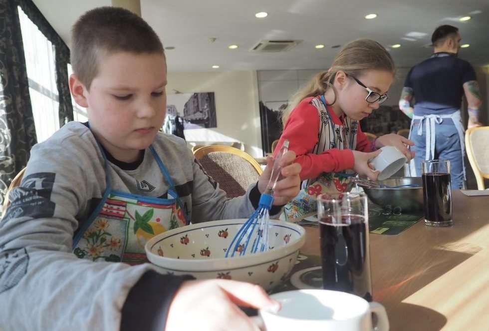  Warsztaty kulinarne dla dzieci w hotelu Victoria (zdjęcie 14) - Autor: Wojciech Nieśpiałowski