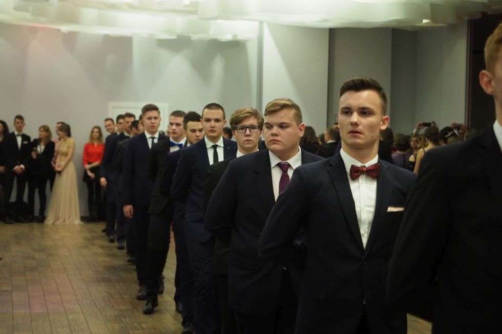 Studniówka 2018: Bal maturzystów III LO w hotelu In Between (zdjęcie 74) - Autor: Maciej Kaczanowski