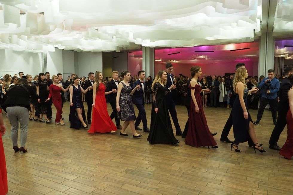  Studniówka 2018: Bal maturzystów III LO w hotelu In Between (zdjęcie 141) - Autor: Maciej Kaczanowski