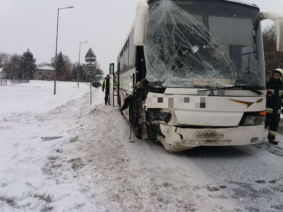  Wypadek w Łuszczów - Kolonii 15.02.2018 (zdjęcie 1) - Autor: PSP Łęczna