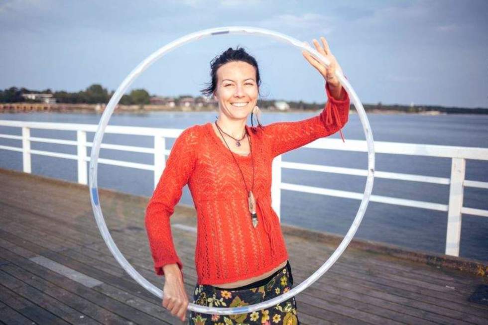 <p><strong>31. Katarzyna Kulbowska&nbsp;</strong></p>
<p>Instruktorka hula hoop. Prowadzi własną działalność edukacyjną i rozprzestrzenia pasję do kreatywnego życia, aktywności fizycznej, a przede wszystkim tańca z hula hoop.&nbsp;</p>