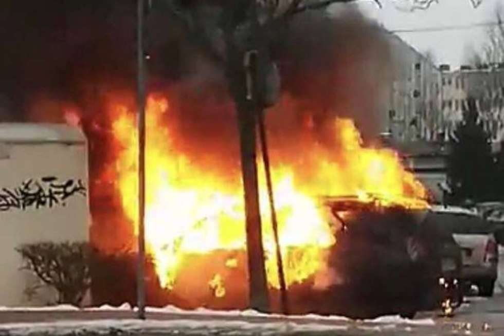  Puławy: Pożar samochodu na ul. Wróblewskiego  - Autor: Bartłomiej Patkowski