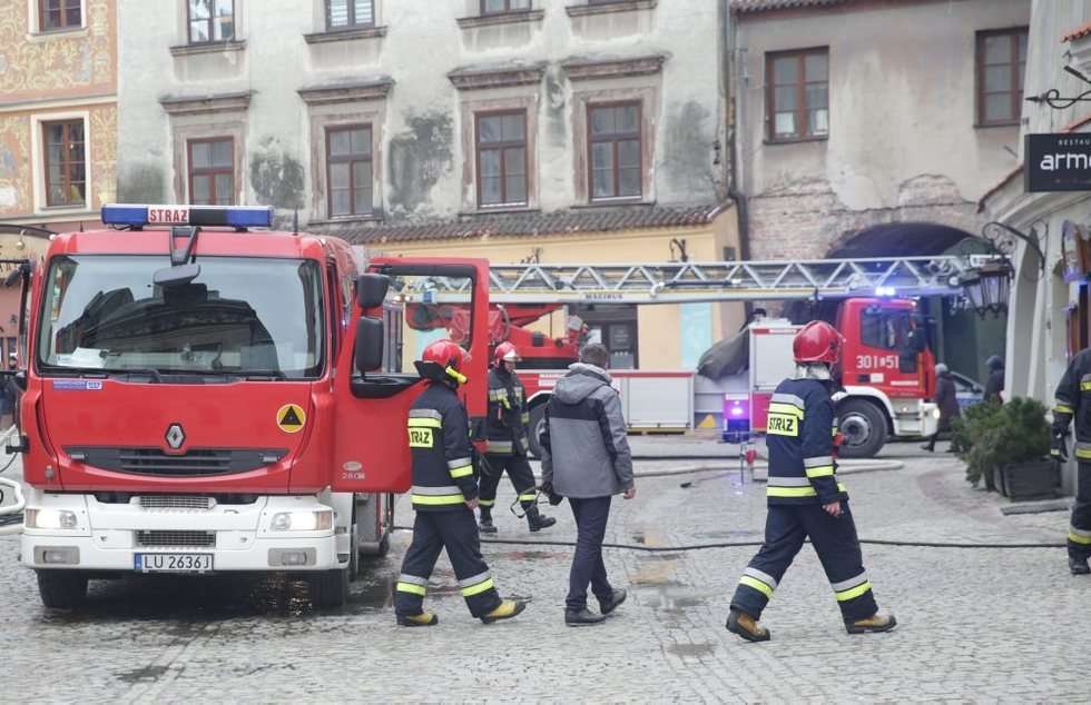  Pożar w restauracji na Starym Mieście (zdjęcie 4) - Autor: Wojciech Nieśpiałowski