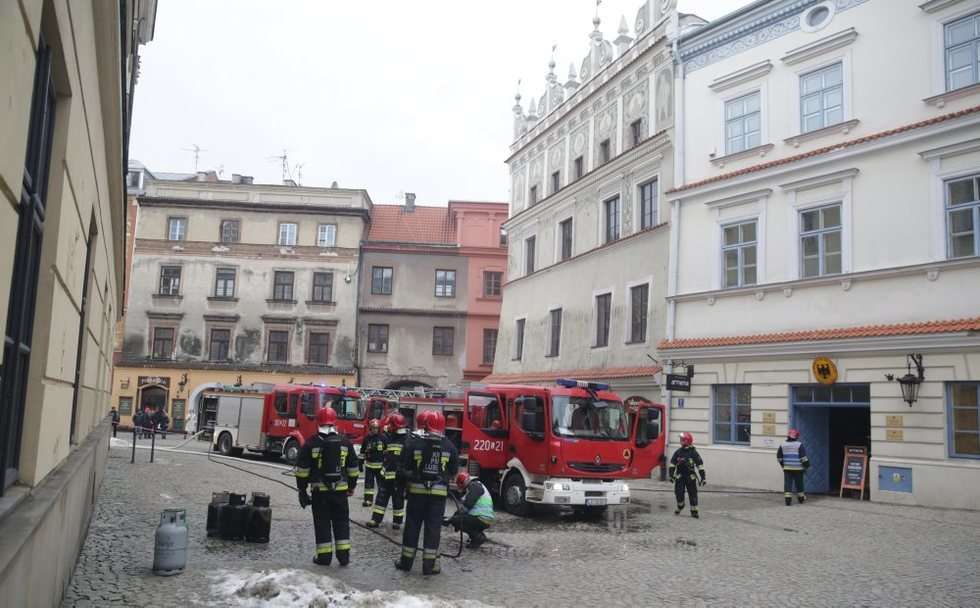  Pożar w restauracji na Starym Mieście (zdjęcie 8) - Autor: Wojciech Nieśpiałowski