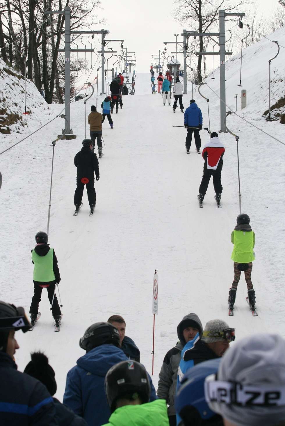  Wyciąg narciarski Kazimierz Dolny (zdjęcie 9) - Autor: Paweł Buczkowski