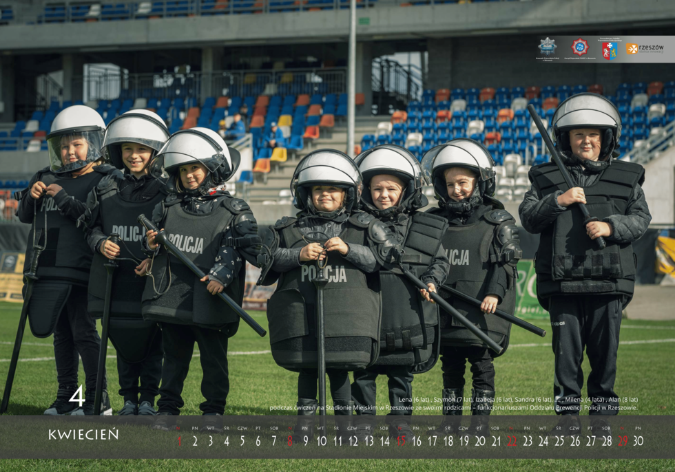  Policja łączy pokolenia. Kalendarz policyjny (zdjęcie 7) - Autor: Wojciech Kulig
