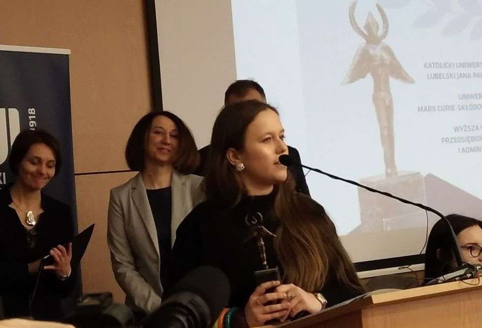  <p>Martyna Podolska z Radiowej Jedynki została laureatką AKLAUD-u Młodych.</p>