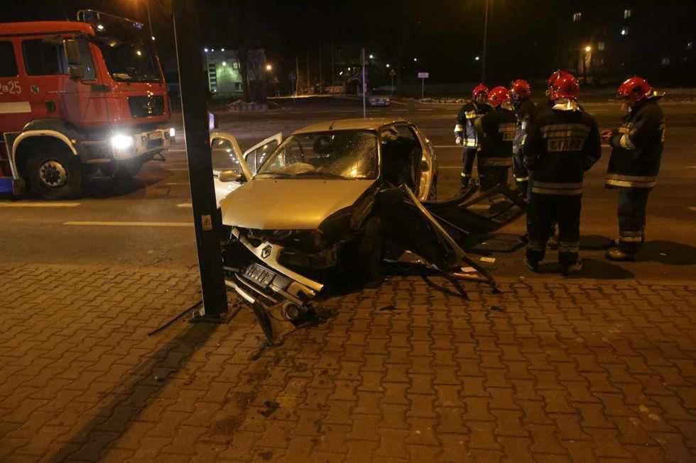  Wypadek na ul. Wrotkowskiej w Lublinie (zdjęcie 1) - Autor: ŁM