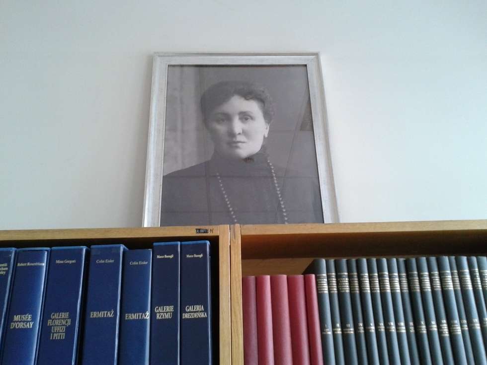  <p>Chopina 27, portret Emilii Szelągowskiej w Czytelni Zbior&oacute;w Specjalnych BU KUL</p>