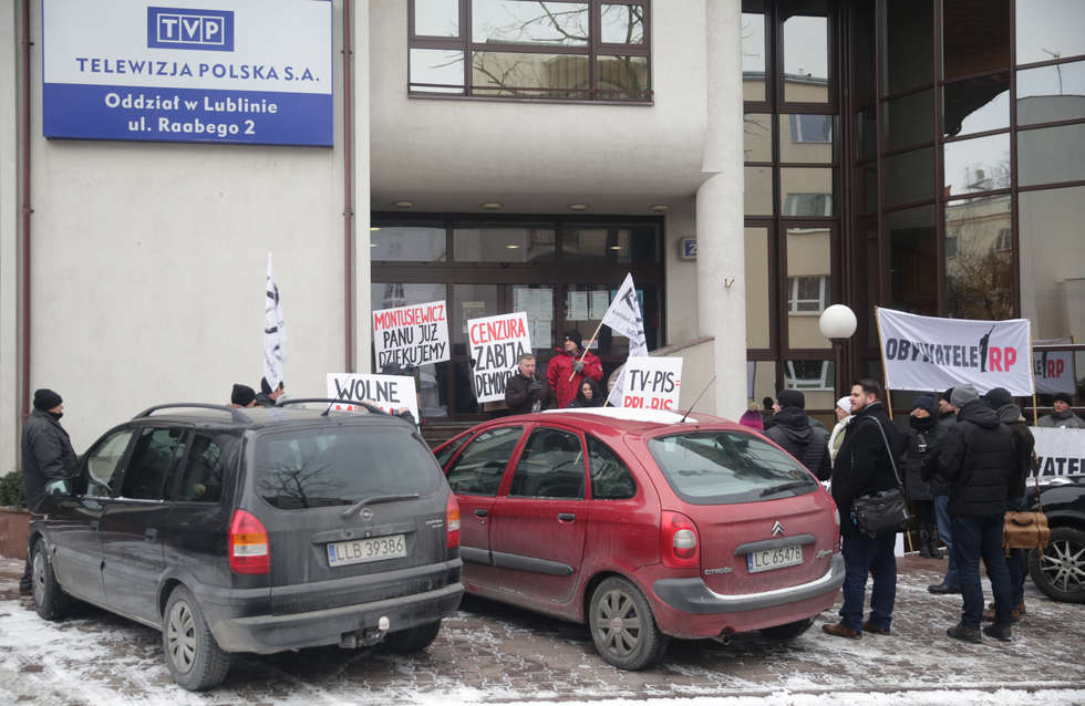  Protest przed siedzibą TVP Lublin  - Autor: Wojciech Nieśpiałowski