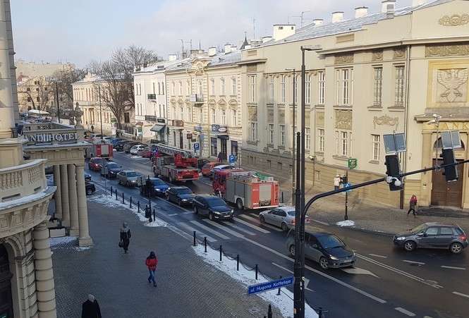 Zadymienie w budynku przy Krakowskim Przedmieściu - Autor: Łukasz Dudkowski