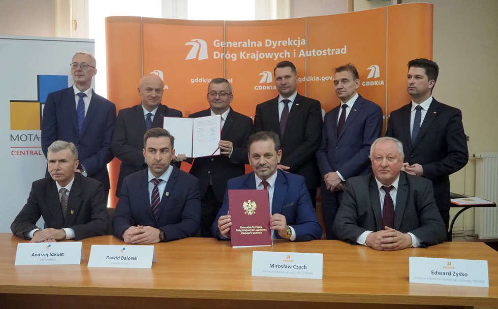 Podpisanie umowy na budowę drogi ekspresowej Lublin – Kraśnik (zdjęcie 3) - Autor: Wojciech Nieśpiałowski