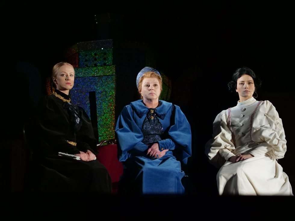  Trzy siostry w teatrze Osterwy  - Autor: Maciej Kaczanowski