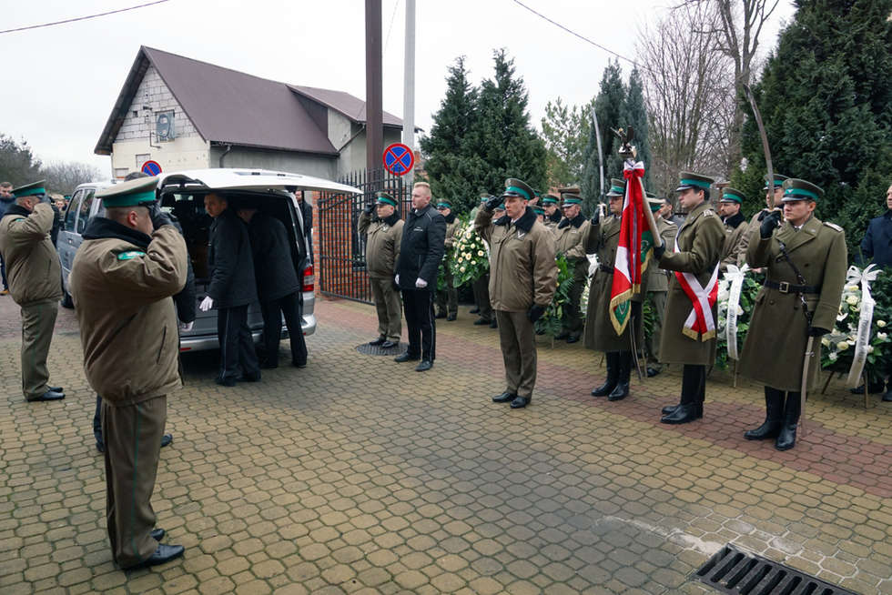  Pogrzeb strażnika granicznego w Chełmie (zdjęcie 10) - Autor: Paweł Klajnert