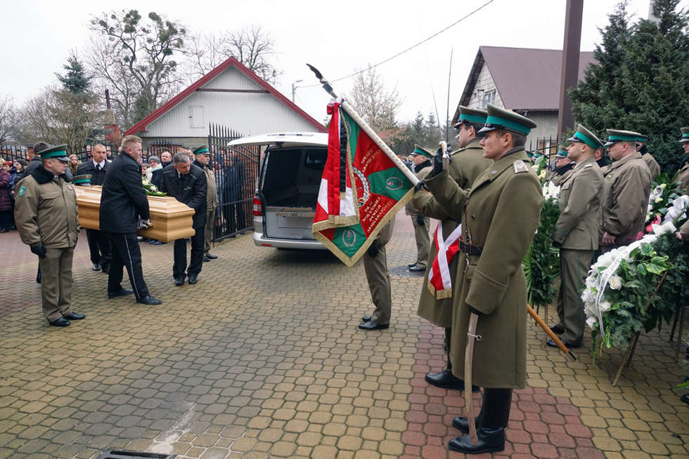  Pogrzeb strażnika granicznego w Chełmie (zdjęcie 16) - Autor: Paweł Klajnert