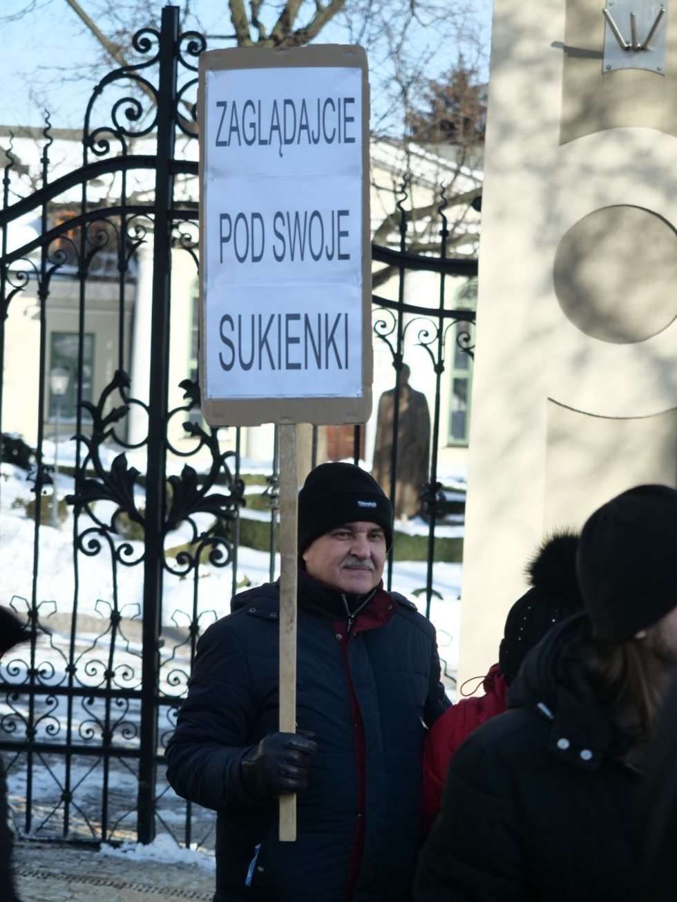  Pikieta przed siedzibą kurii w Lublinie (zdjęcie 11) - Autor: Maciej Kaczanowski