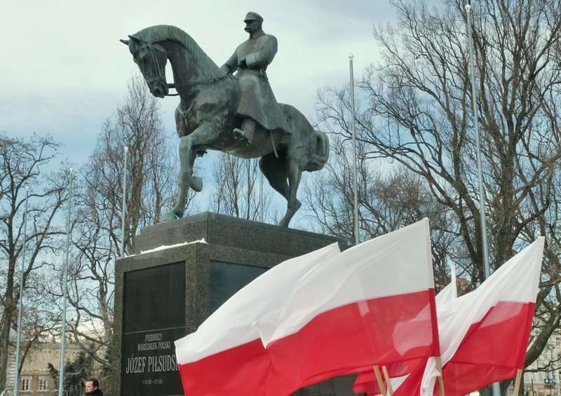 Imieniny Marszałka Józefa Piłsudskiego: uroczystości na pl. Litewskim