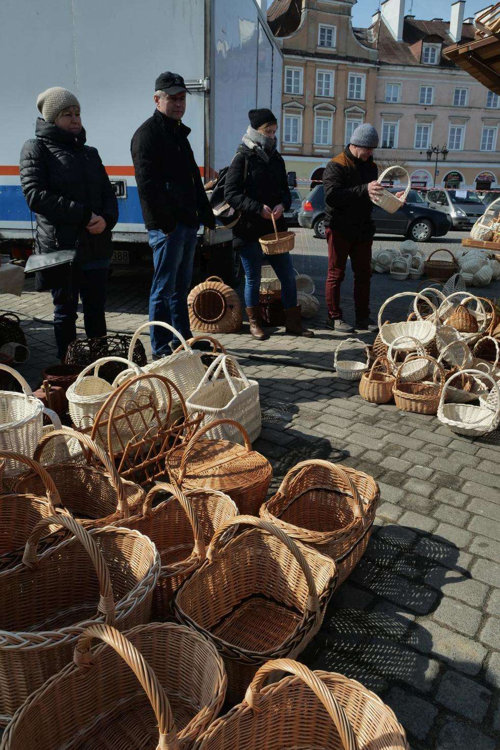  Kiermasz wielkanocny na pl. Zamkowym w Lublinie (zdjęcie 31) - Autor: Maciej Kaczanowski