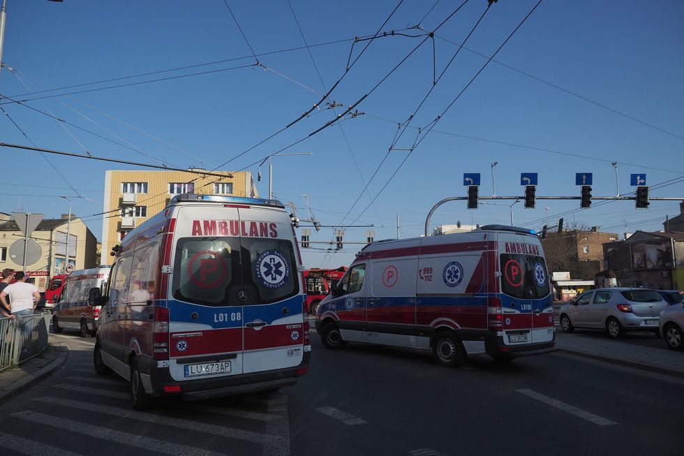  Wypadek autobusu na skrzyżowaniu ul. Nadbystrzyckiej i Głębokiej (zdjęcie 9) - Autor: Wojciech Nieśpiałowski 