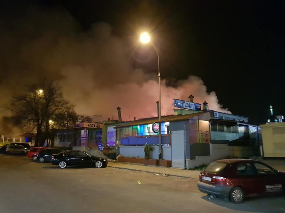  Pożar targu przy ulicy Ruskiej (zdjęcie 6) - Autor: Łukasz Dudkowski