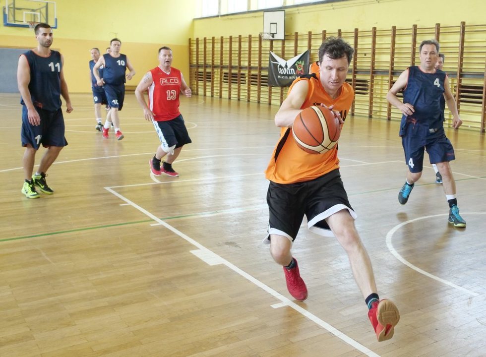  Finał Ligi Amatorskiej Koszykówki: Mecz Lancet vs. Jurand  (zdjęcie 11) - Autor: Maciej Kaczanowski