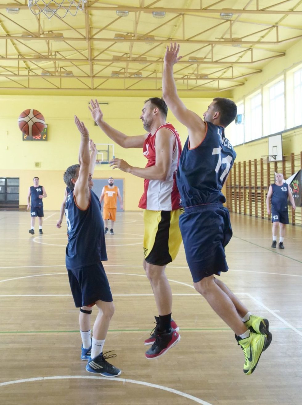  Finał Ligi Amatorskiej Koszykówki: Mecz Lancet vs. Jurand  (zdjęcie 23) - Autor: Maciej Kaczanowski