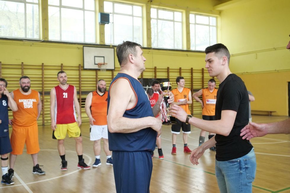 Finał Ligi Amatorskiej Koszykówki: Mecz Lancet vs. Jurand  (zdjęcie 6) - Autor: Maciej Kaczanowski