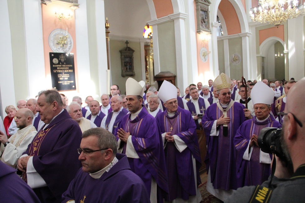  Pogrzeb biskupów w Janowie Podlaskim (zdjęcie 3) - Autor: Ewelina Burda