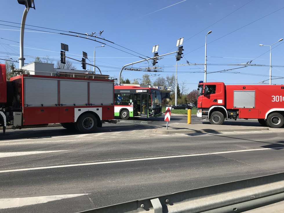  Wypadek na skrzyżowaniu ulic Zana i Nadbystrzyckiej  (zdjęcie 3) - Autor: Czytelnik