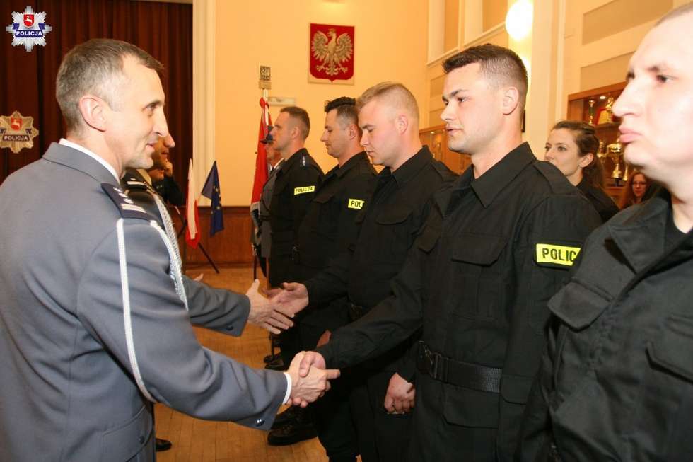  Nowi funkcjonariusze w lubelskim garnizonie policji (zdjęcie 6) - Autor: Policja